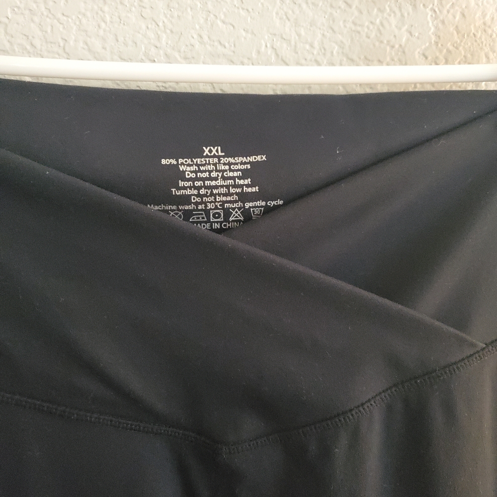 Women's Black Leggings - Picture 12 of 12